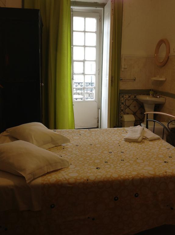 New Aljubarrota Guest House Lisbon Bagian luar foto
