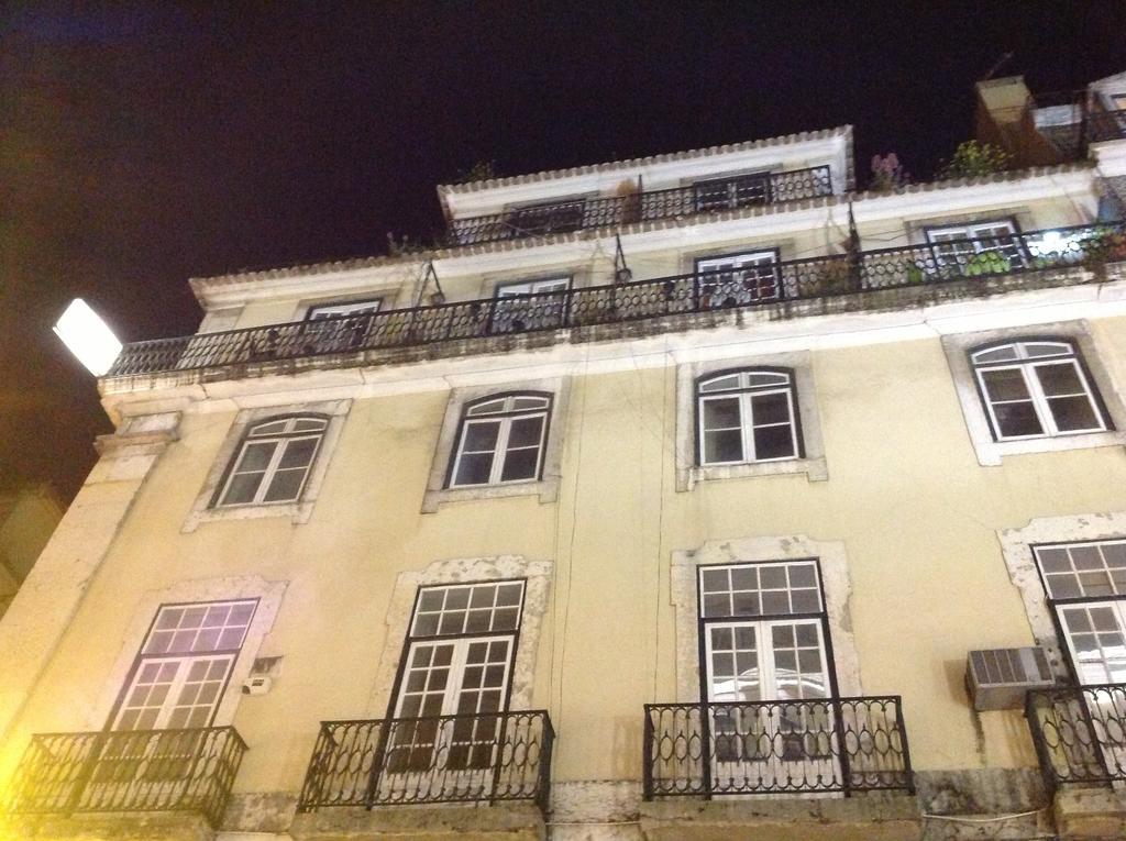 New Aljubarrota Guest House Lisbon Bagian luar foto