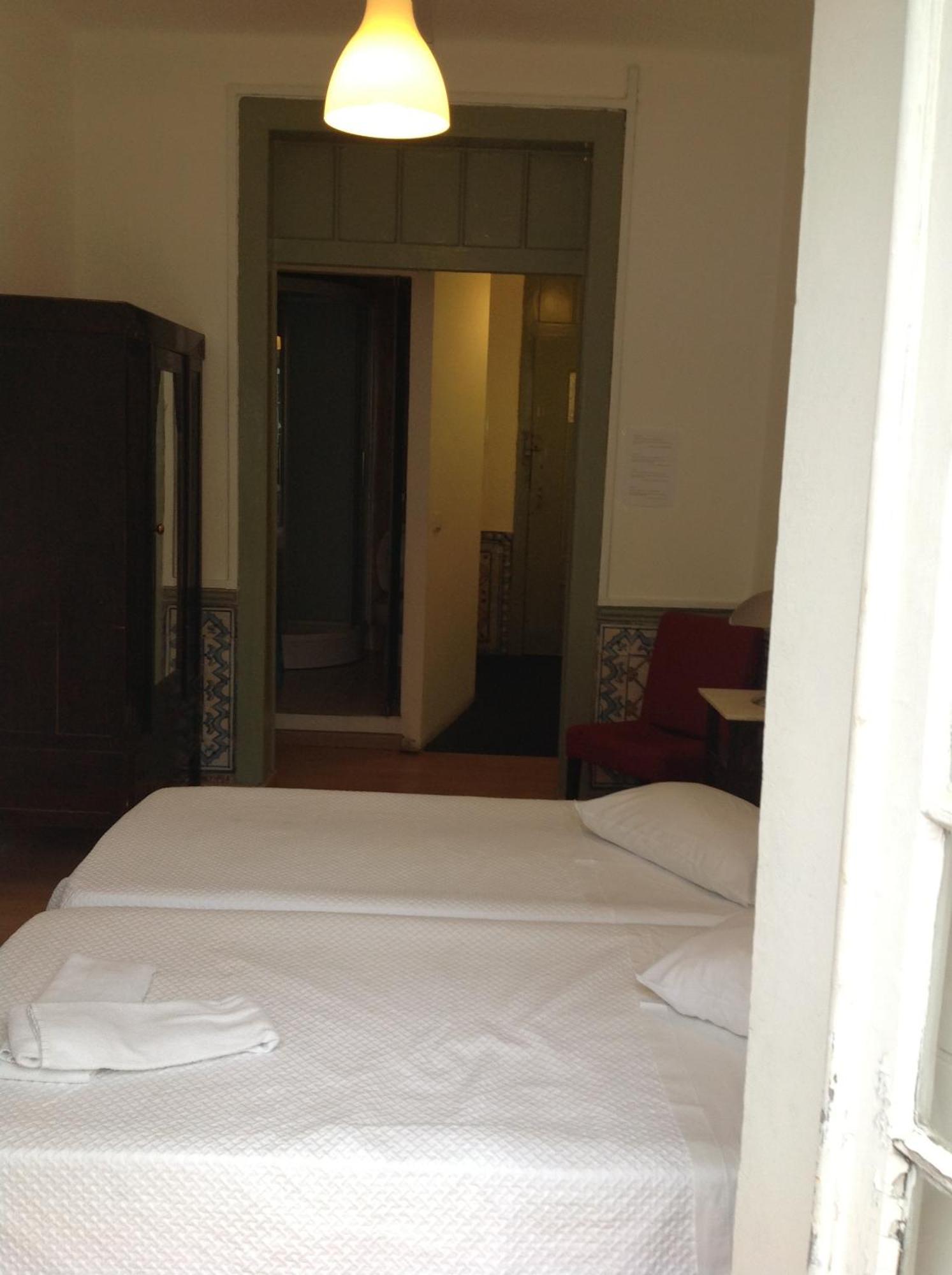 New Aljubarrota Guest House Lisbon Bagian luar foto