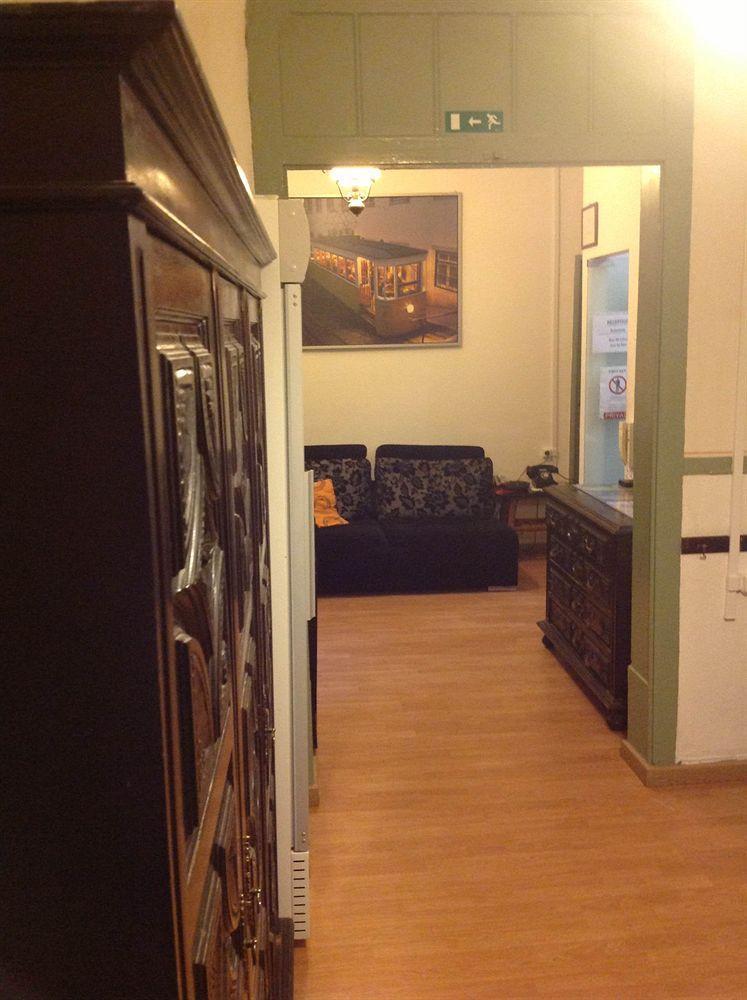 New Aljubarrota Guest House Lisbon Bagian luar foto