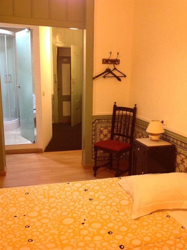 New Aljubarrota Guest House Lisbon Bagian luar foto
