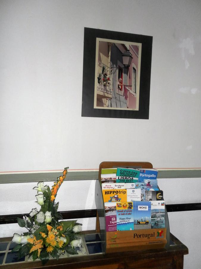New Aljubarrota Guest House Lisbon Bagian luar foto