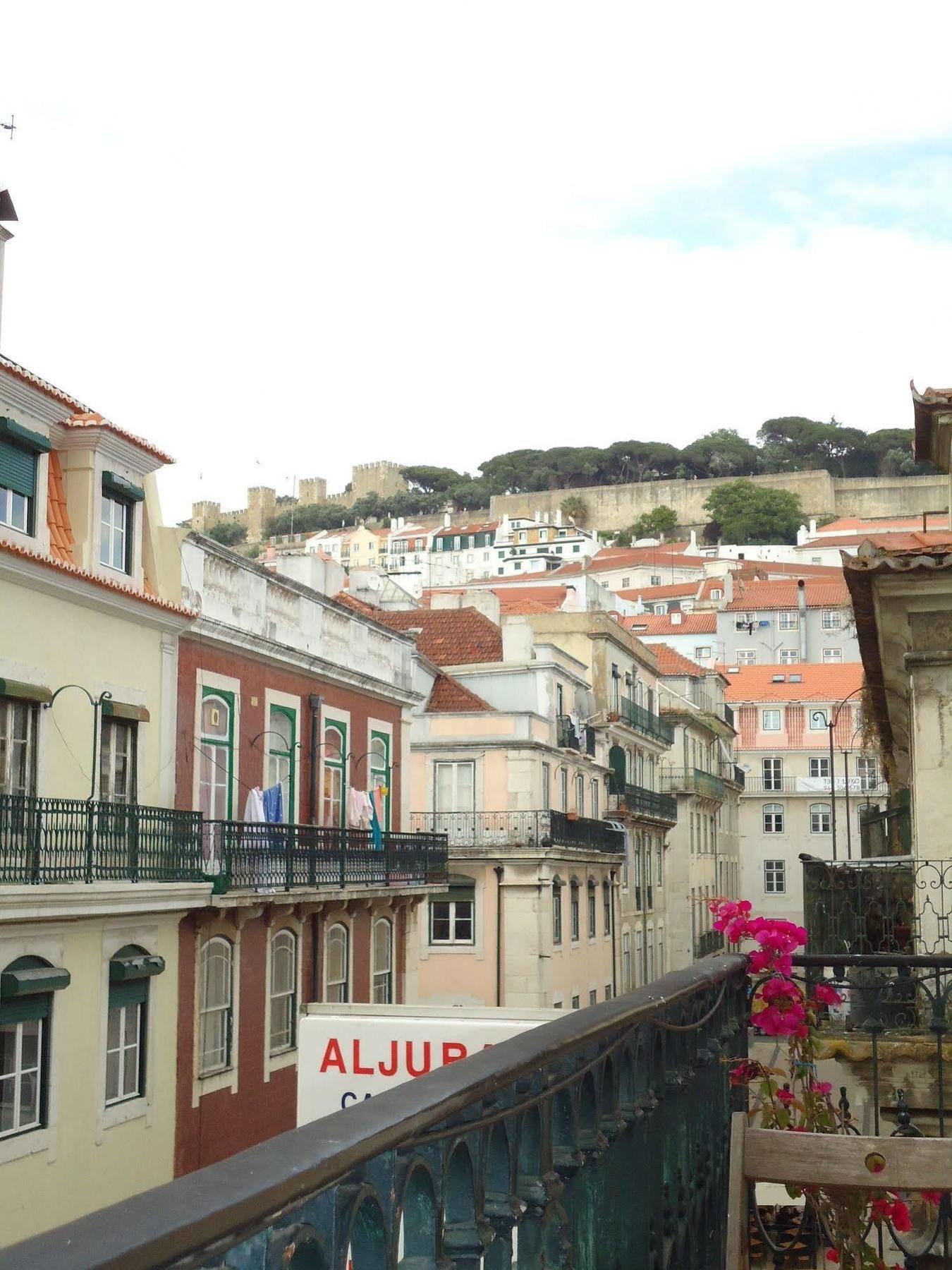 New Aljubarrota Guest House Lisbon Bagian luar foto