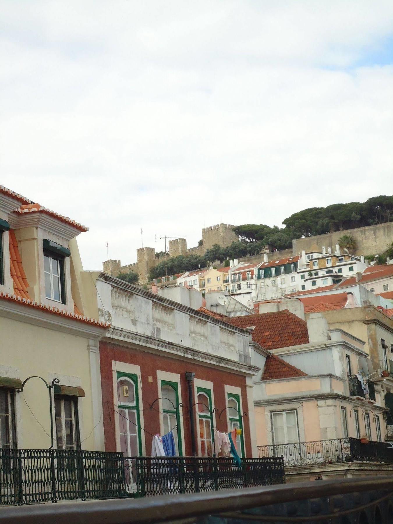 New Aljubarrota Guest House Lisbon Bagian luar foto