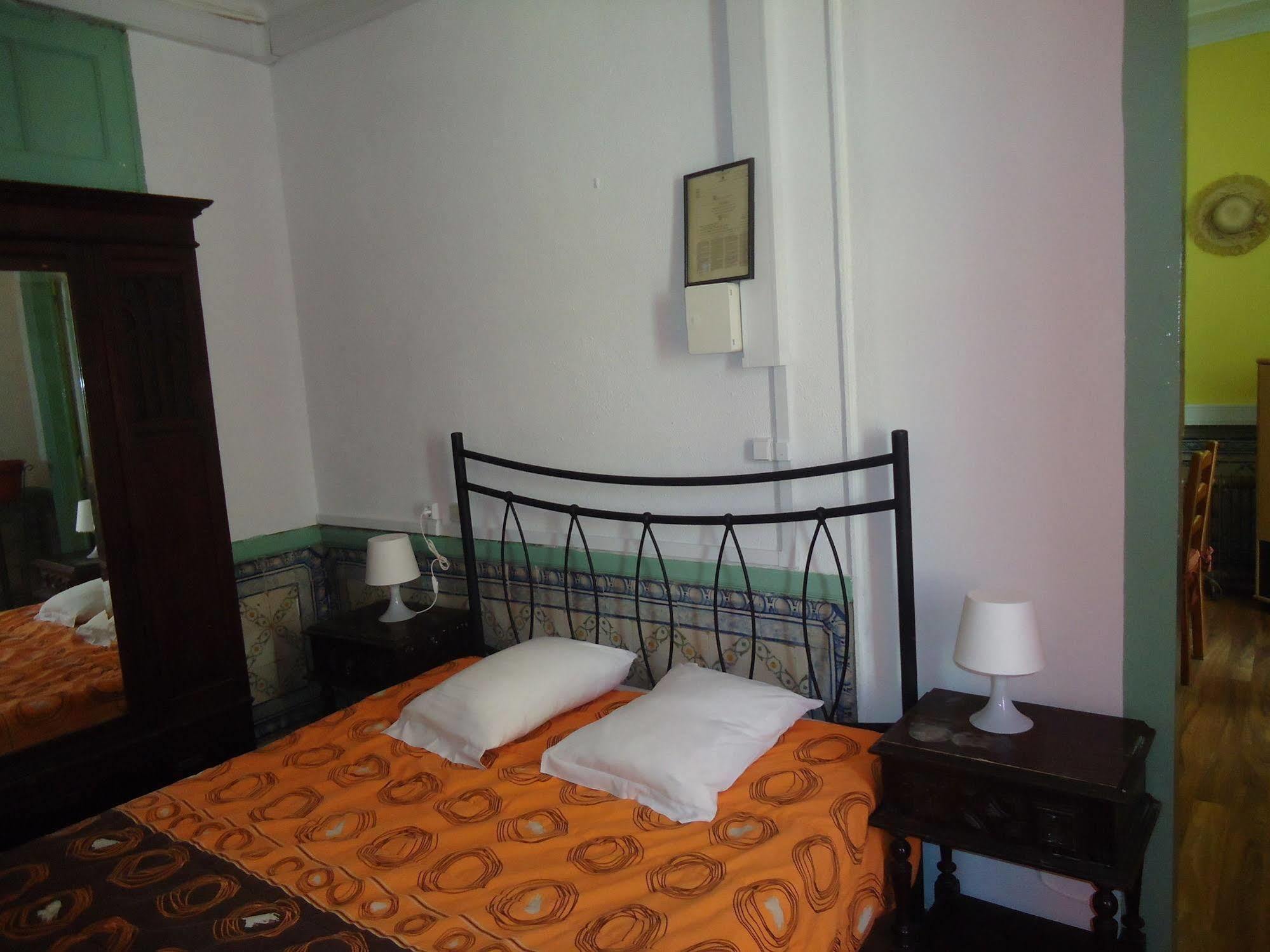 New Aljubarrota Guest House Lisbon Bagian luar foto