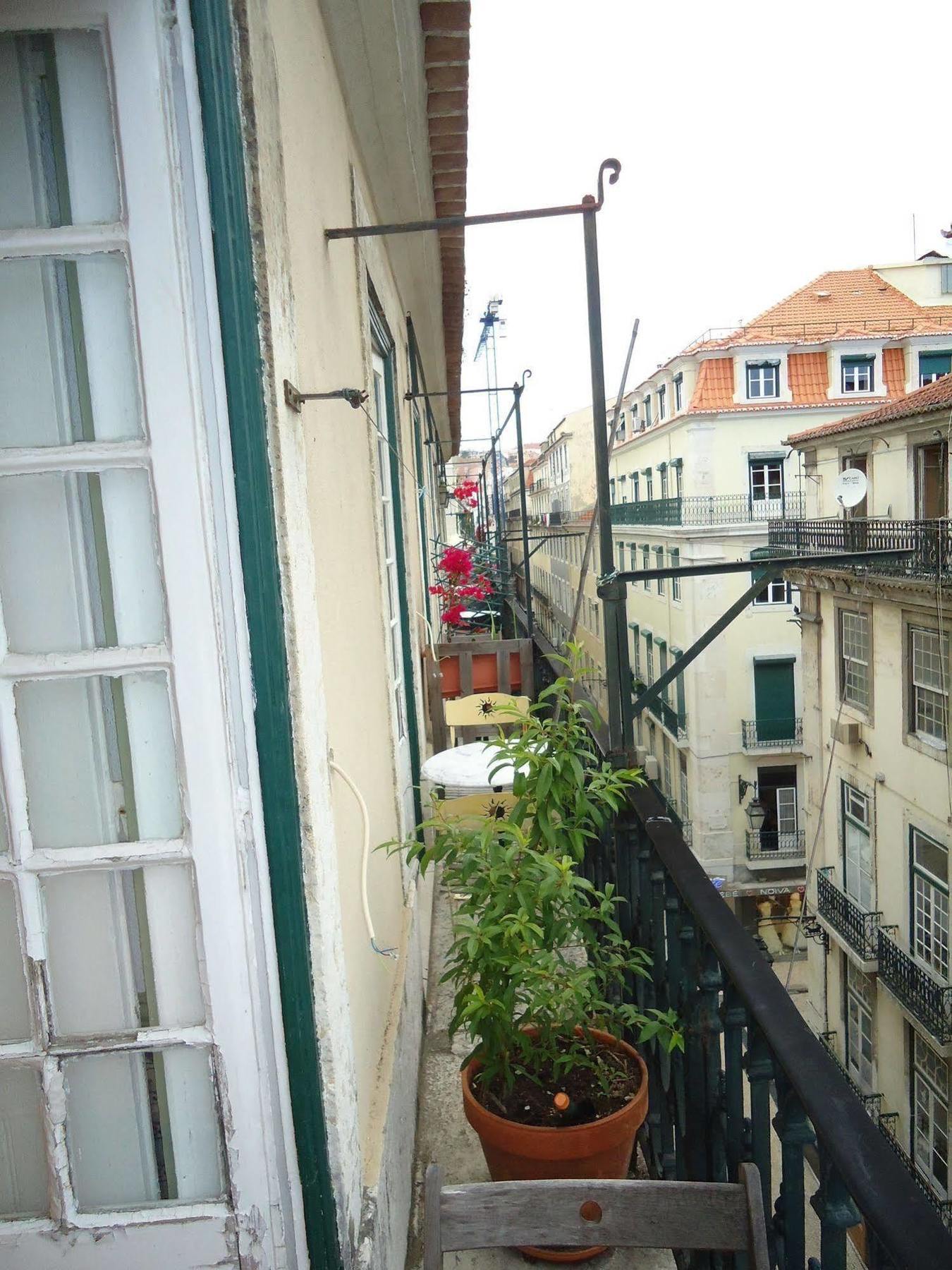New Aljubarrota Guest House Lisbon Bagian luar foto