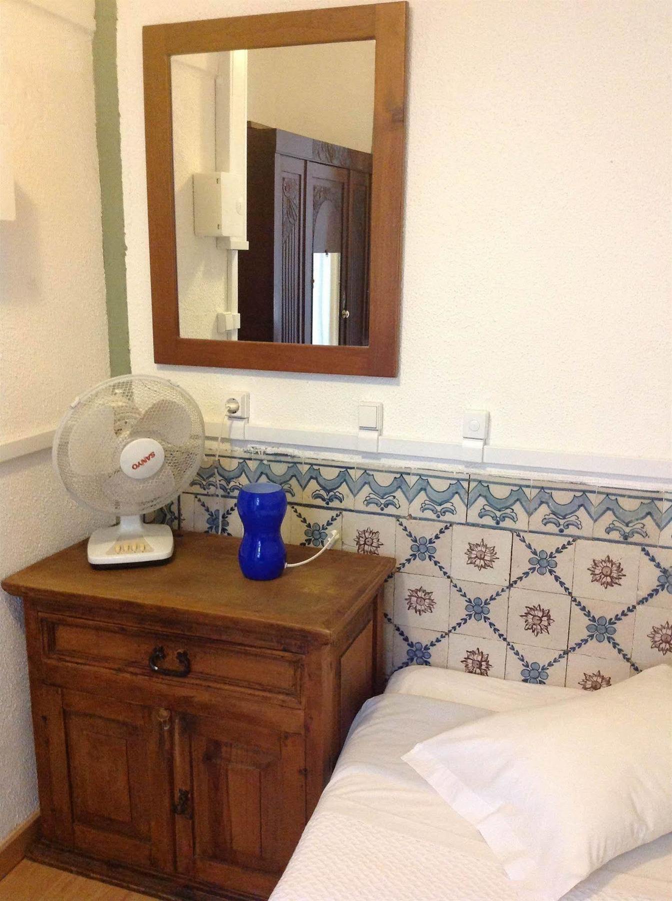 New Aljubarrota Guest House Lisbon Bagian luar foto