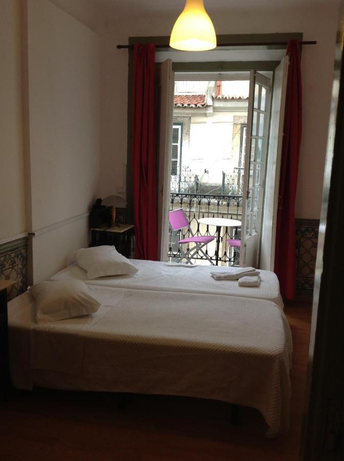 New Aljubarrota Guest House Lisbon Bagian luar foto